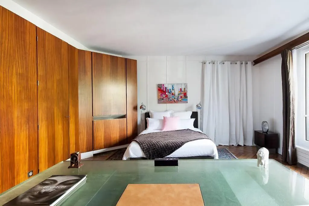 Apartament Cavalier Des Lions 2Bed 2 And Half Baths Paryż 0*,  Francja