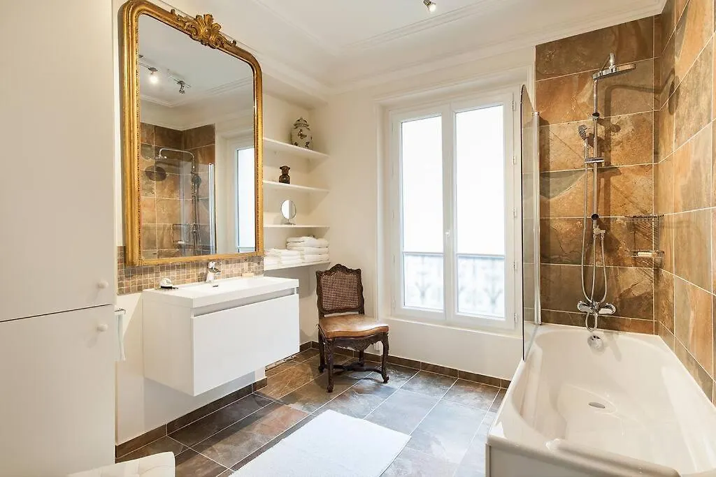 Ferienwohnung Cavalier Des Lions 2Bed 2 And Half Baths Paris 0*,